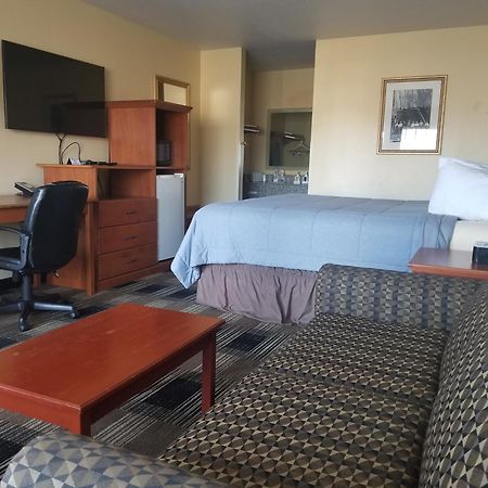 Oakridge Inn & Suites Εξωτερικό φωτογραφία