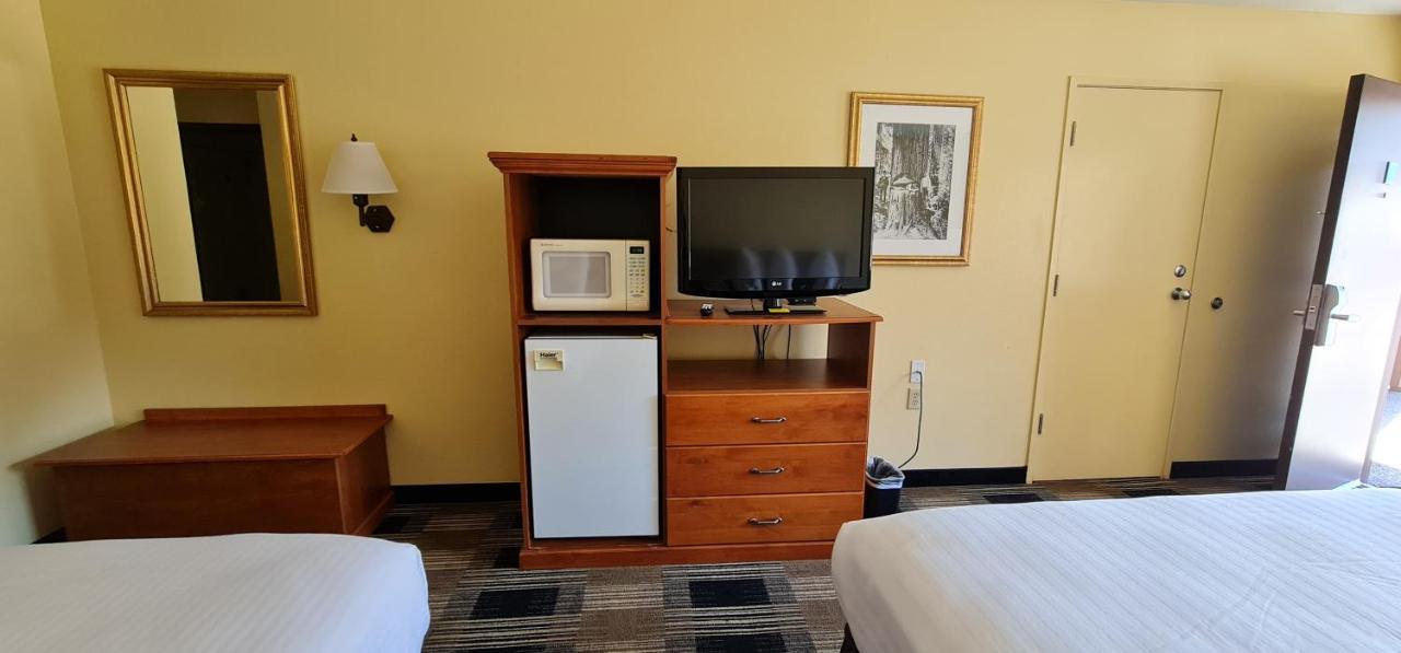 Oakridge Inn & Suites Εξωτερικό φωτογραφία