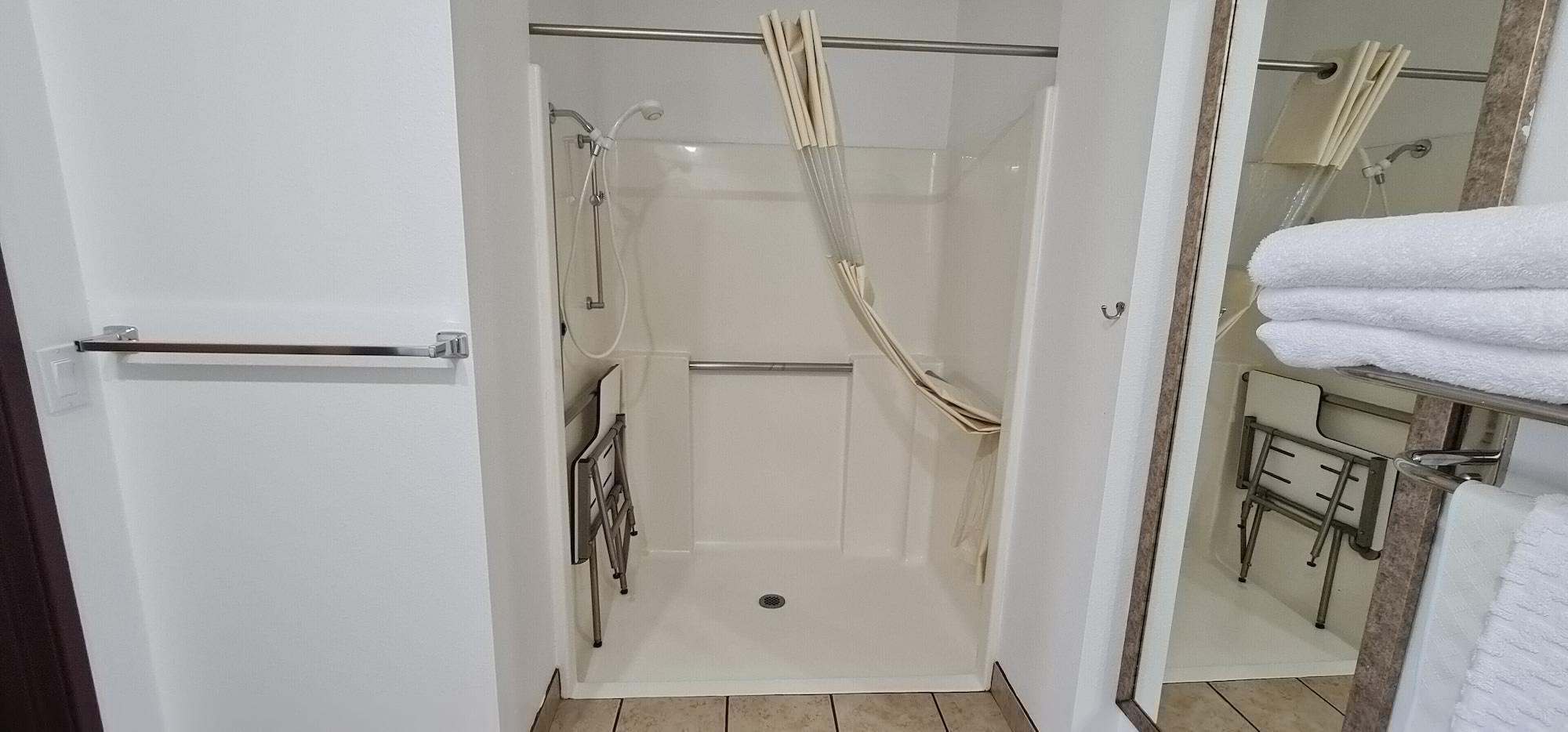 Oakridge Inn & Suites Εξωτερικό φωτογραφία