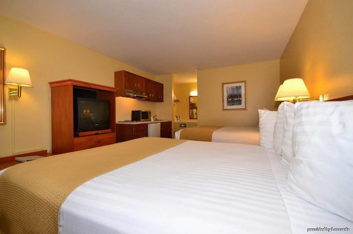 Oakridge Inn & Suites Δωμάτιο φωτογραφία