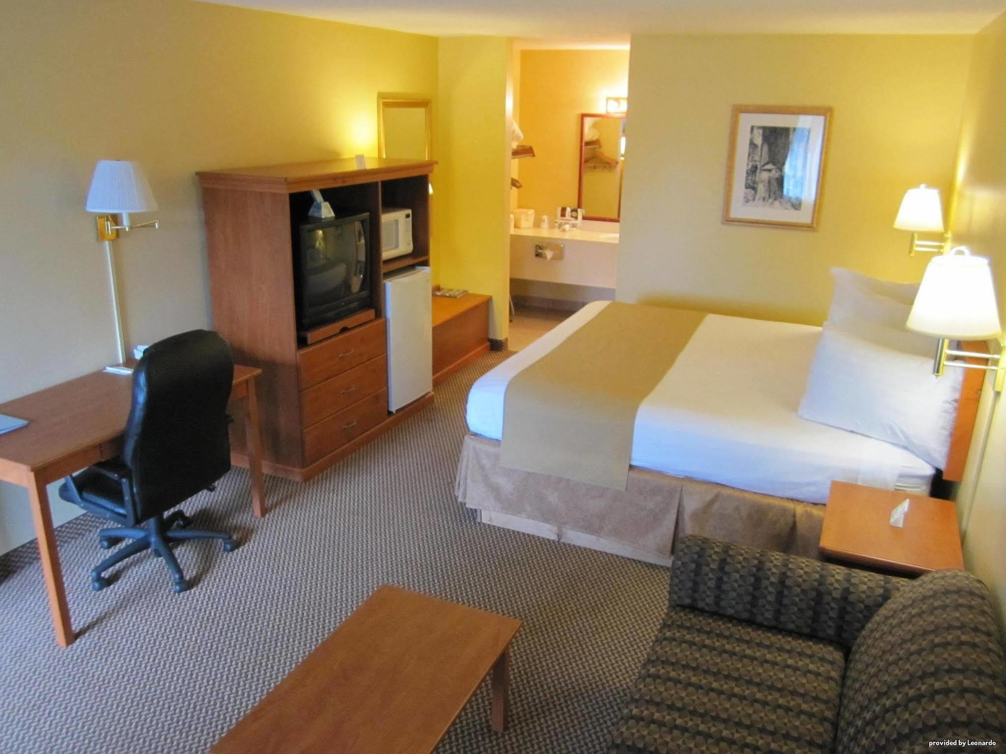 Oakridge Inn & Suites Εξωτερικό φωτογραφία